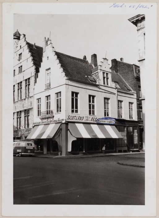 Handelszaak, Kammerstraat en hoek Bij Sint-Jacobs, 1965