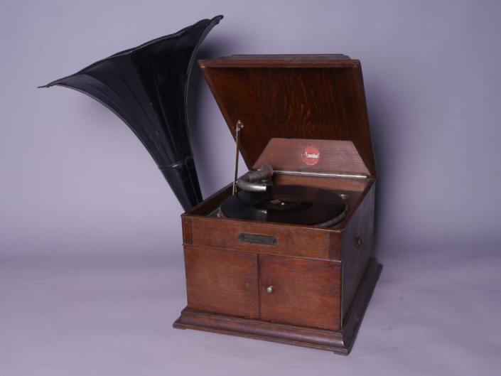 Grammofoon geproduceerd door Compagnie Chantal in Gent