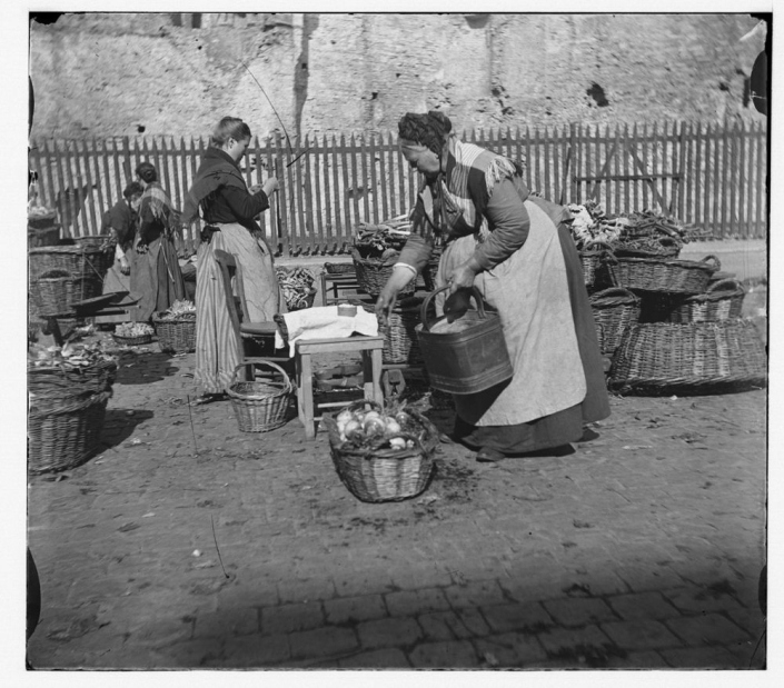 Groenten kopen op het Veerleplein, anno 1892