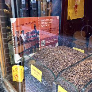 Een verhaal bij Mokabon, waar de '1000 jaar Gentsekoop'-magazines in trek zijn bij de klanten